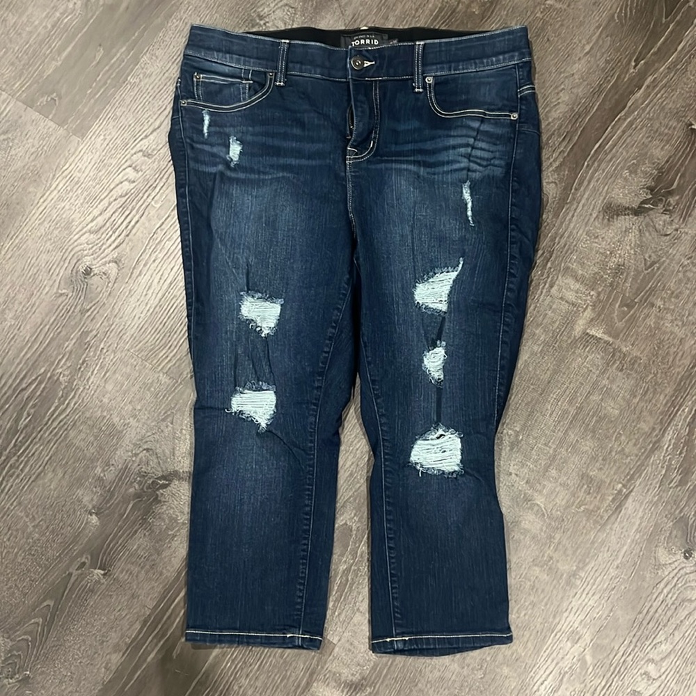 Torrid bombshell skinny jeans, distressed